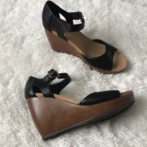 PRICE DROP—Dr. Scholl’s black wedge